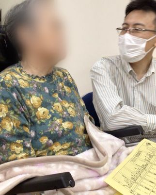 談笑する様子
