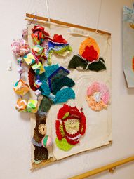 手芸作品の展示壁面