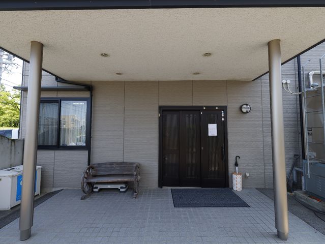 エントランスの外観