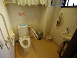 バリアフリーのトイレ設備