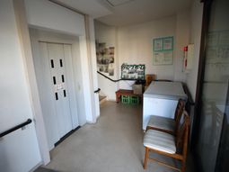 エレベーターとコインランドリー