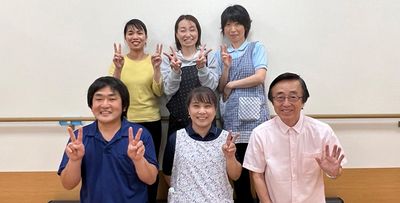 笑顔のスタッフ達