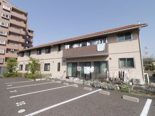 明るい住宅風外観