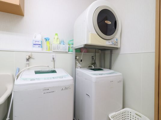 洗濯機と乾燥機の設備