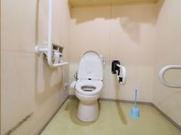 手すり付きトイレ空間