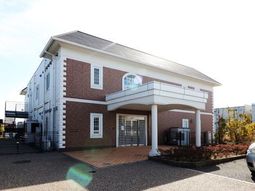 赤レンガ造りのエントランス