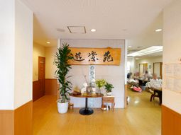 暖かみのあるエントランス