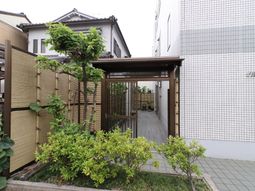 和風のエントランス景観
