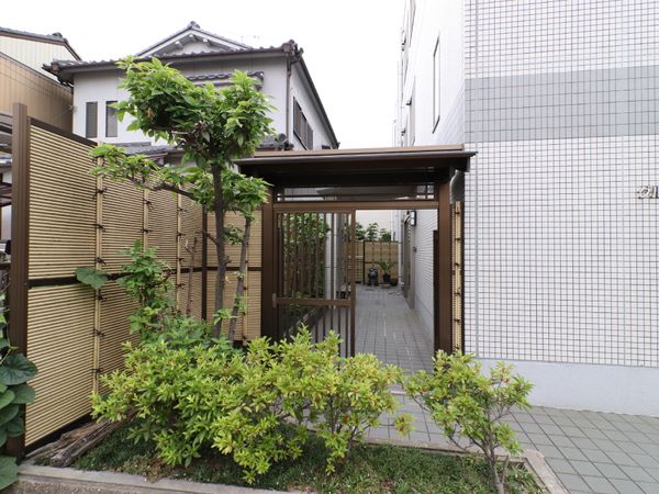 和風のエントランス景観