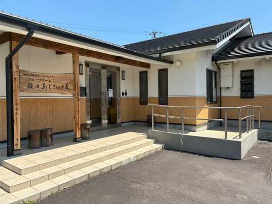 木造の玄関外観  