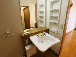 清潔感ある洗面台の風景