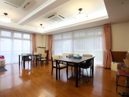 落ち着いた雰囲気の食堂