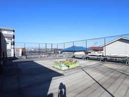 屋上庭園の午後の様子