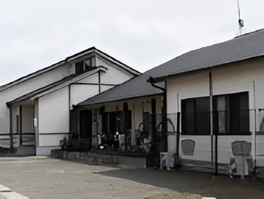 広々とした外観の建物