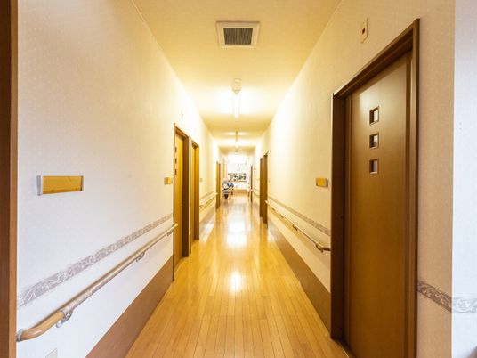 廊下の清潔な風景