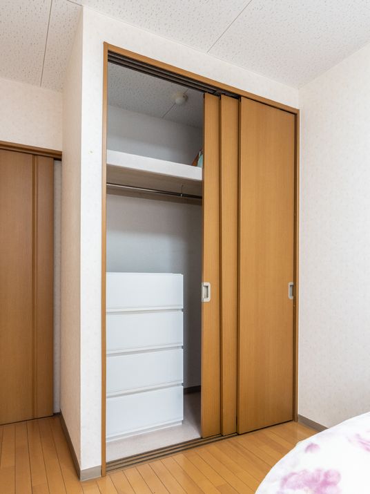 整理ダンス付き洋室