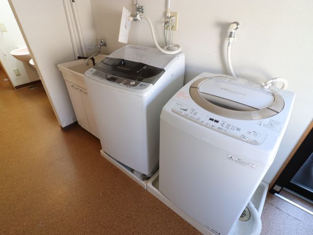 洗濯機と洗面台の設備