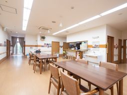 明るいダイニングルーム