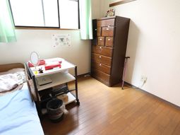 居室の明るい角部屋