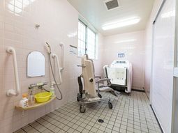 清潔な浴室設備