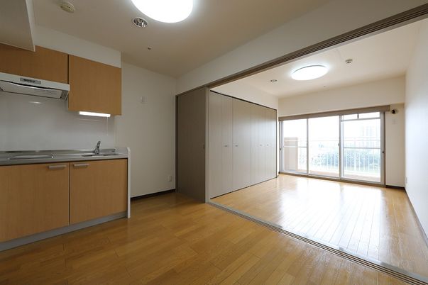 陽光差し込む居室