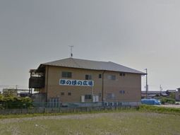 穏やかな外観の建物
