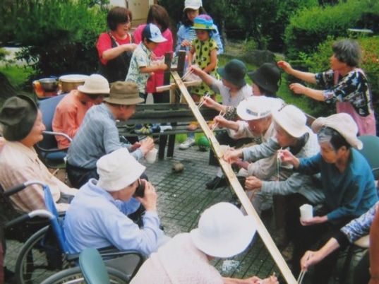 中庭で行うレクリエーション