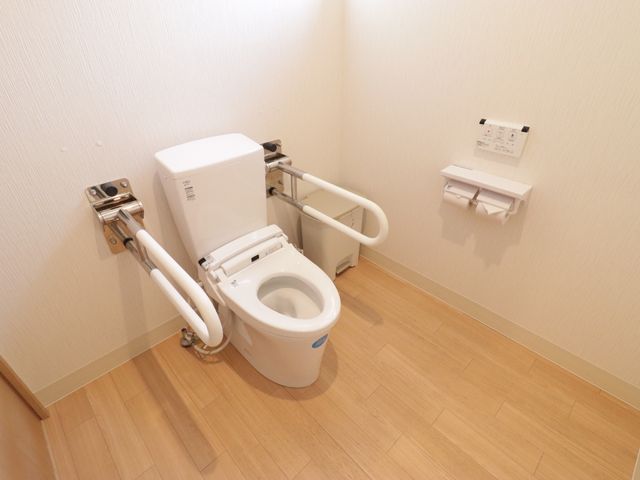 バリアフリー対応のトイレ