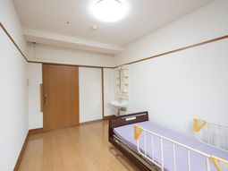 清潔な個室の寝室