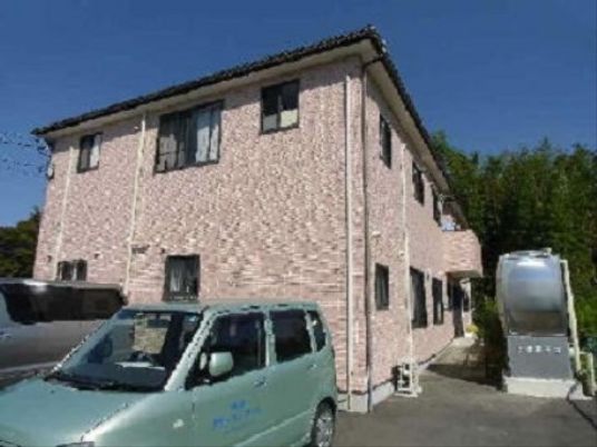 ピンクの建物の外観