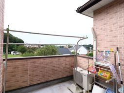 開放的なバルコニー