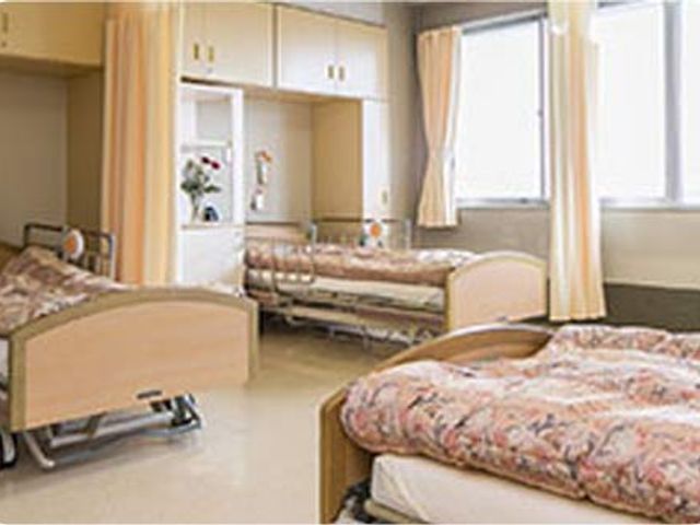 自然光溢れる居室 居室 温かみのある居室で、快適な環境が整っています。窓から差し込む自然光が心地よいです。