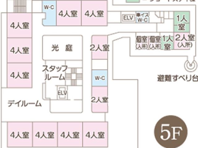 フロアマップ5階 居室 5階には広々とした個室と多人数部屋が配置されています。エレベーターも近く便利です。