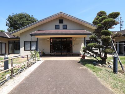落ち着いた雰囲気のエントランス
