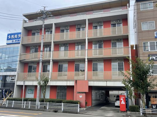 多階層建物の外観