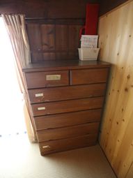 和室の木製タンス