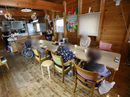 和やかな食堂の様子