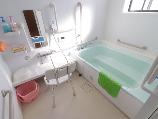 バリアフリー浴室設備