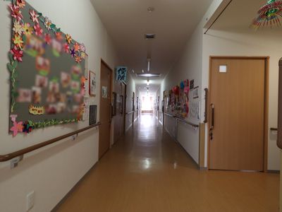 廊下に飾り付け