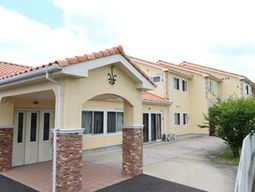 暖かみのある建物外観