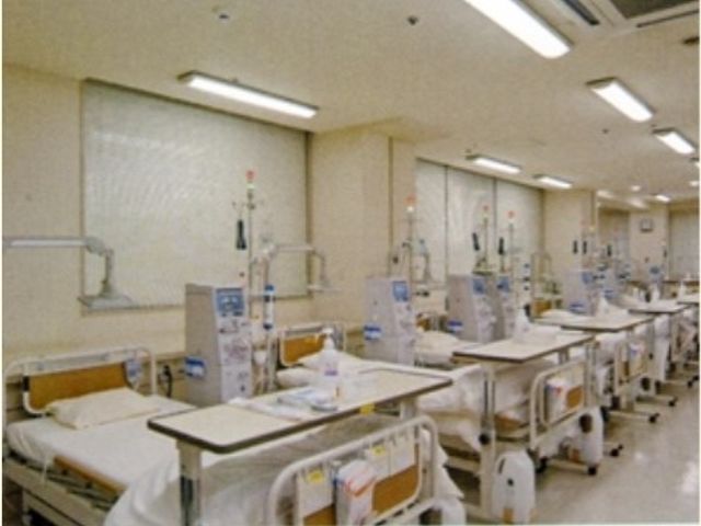 医療機器付きの居室 透析センター きれいに整えられた居室空間です。快適な環境での看護業務にご関心のある方におすすめです。