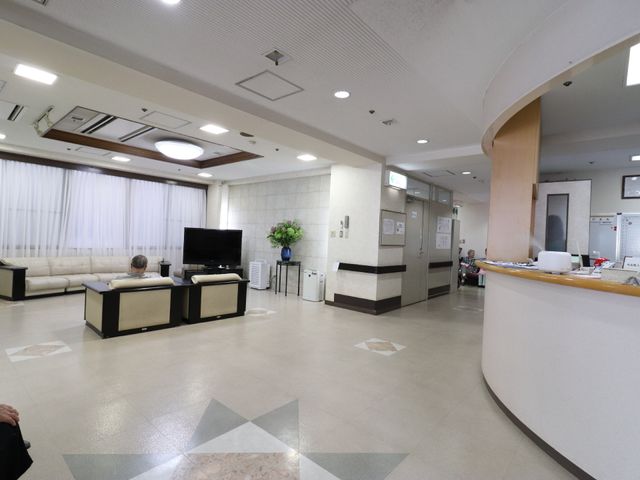 ゆったり休める共有スペース 共有フロア 快適な空間として設計されたロビーです。ソファでくつろぎながら、共有のテレビをお楽しみいただけます。