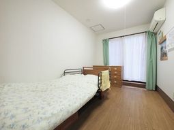 シンプルな居室風景
