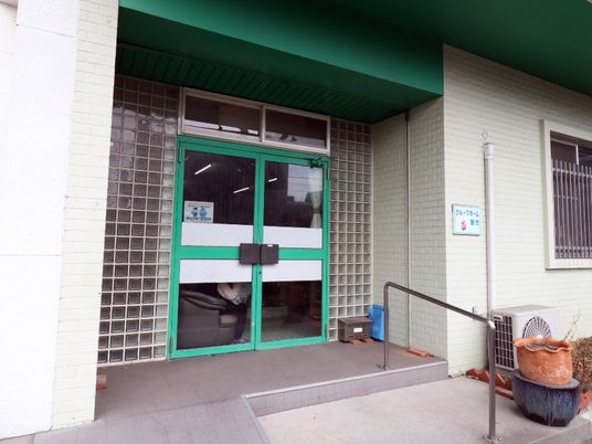 車椅子でも入りやすい入口