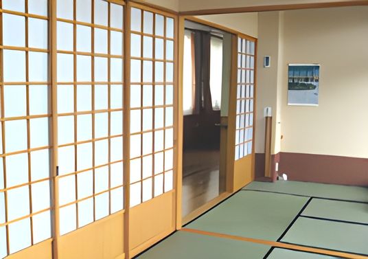 落ち着いた和室の様子