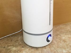 空気清浄機のある室内  