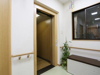 廊下の開いたドア