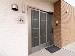 清潔感のあるエントランス