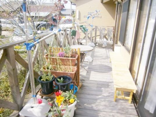 温かい日差しのテラス