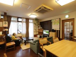 共有スペースの温かな雰囲気